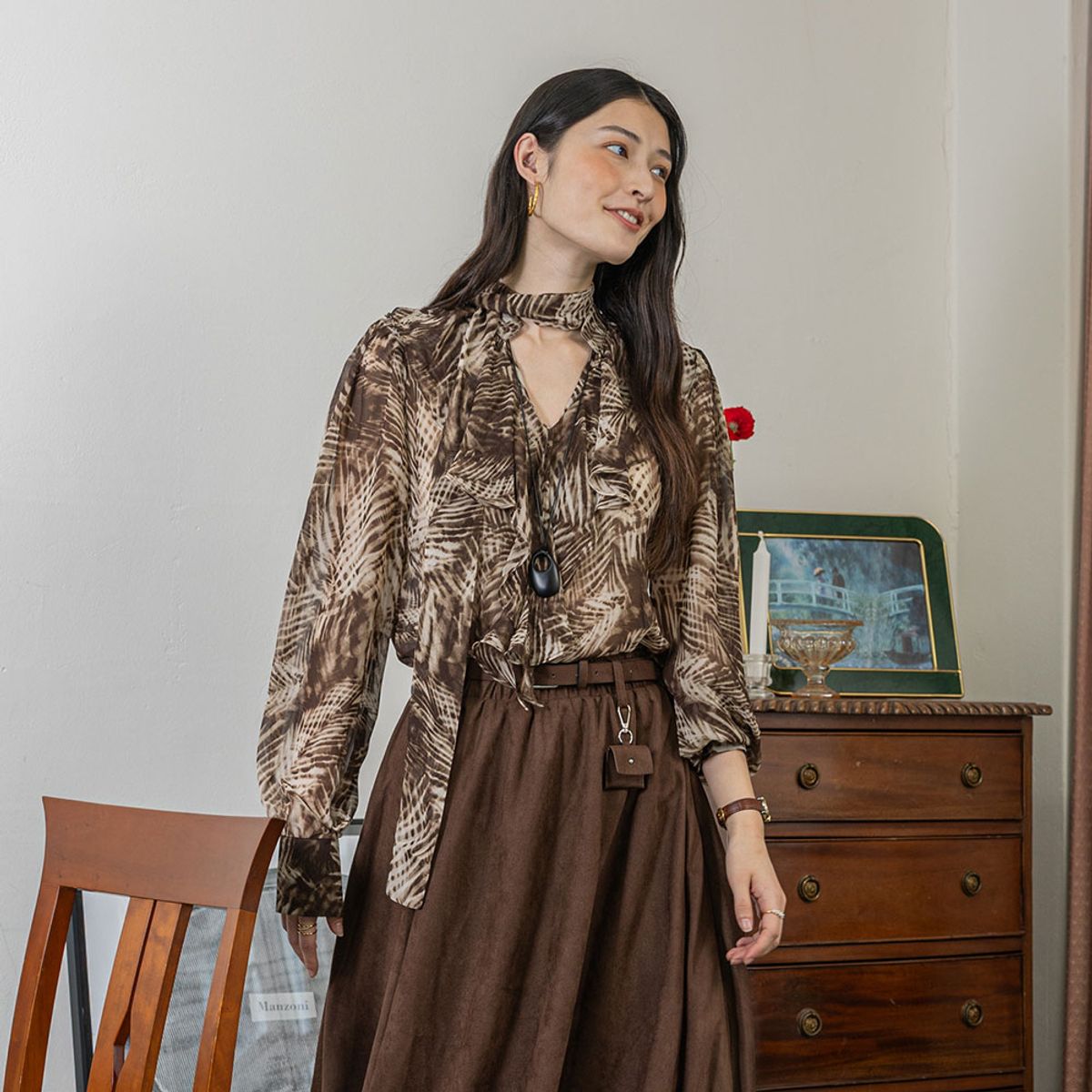 랭썬(LANGSON) LS_Feather print tie shirt_BROWN