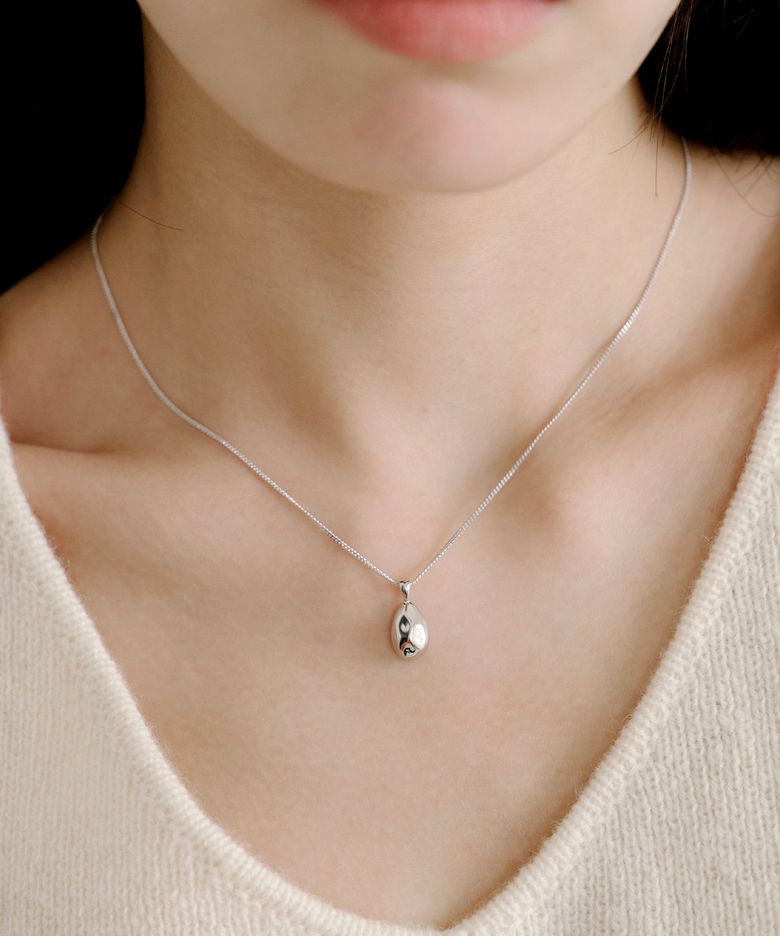 Alma necklace