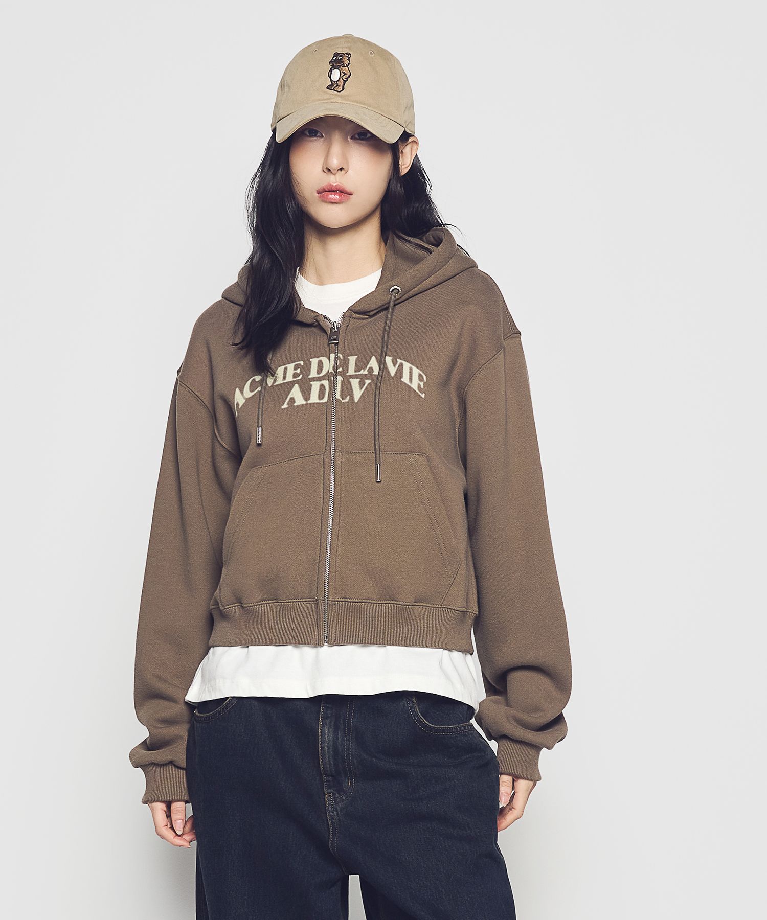 MUSINSA | acmé de la vie WOMAN ARCH SHAPED LOGO CROP NAPPING