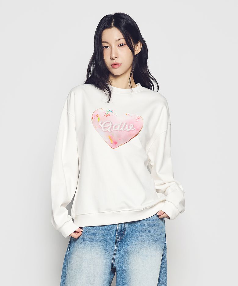 WOMAN HEART DOUGHNUT SWEATSHIRT (2COLOR)