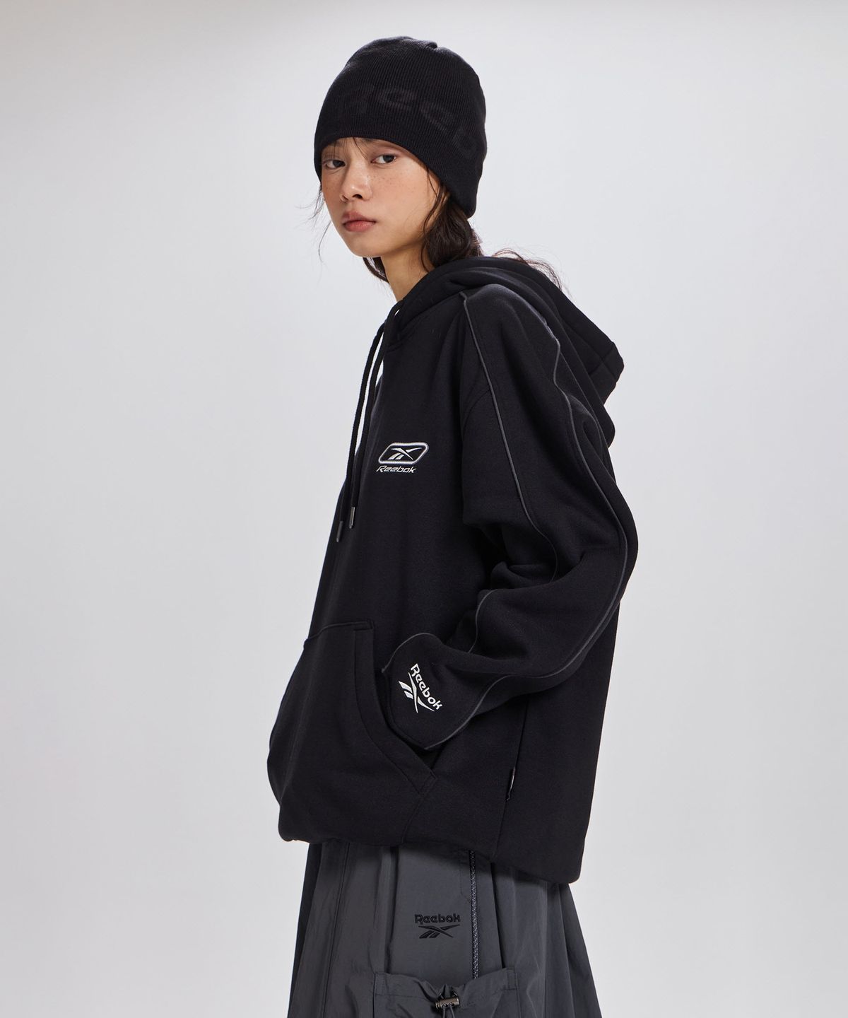 리복(REEBOK) 프리미어 기모 후디 - 블랙