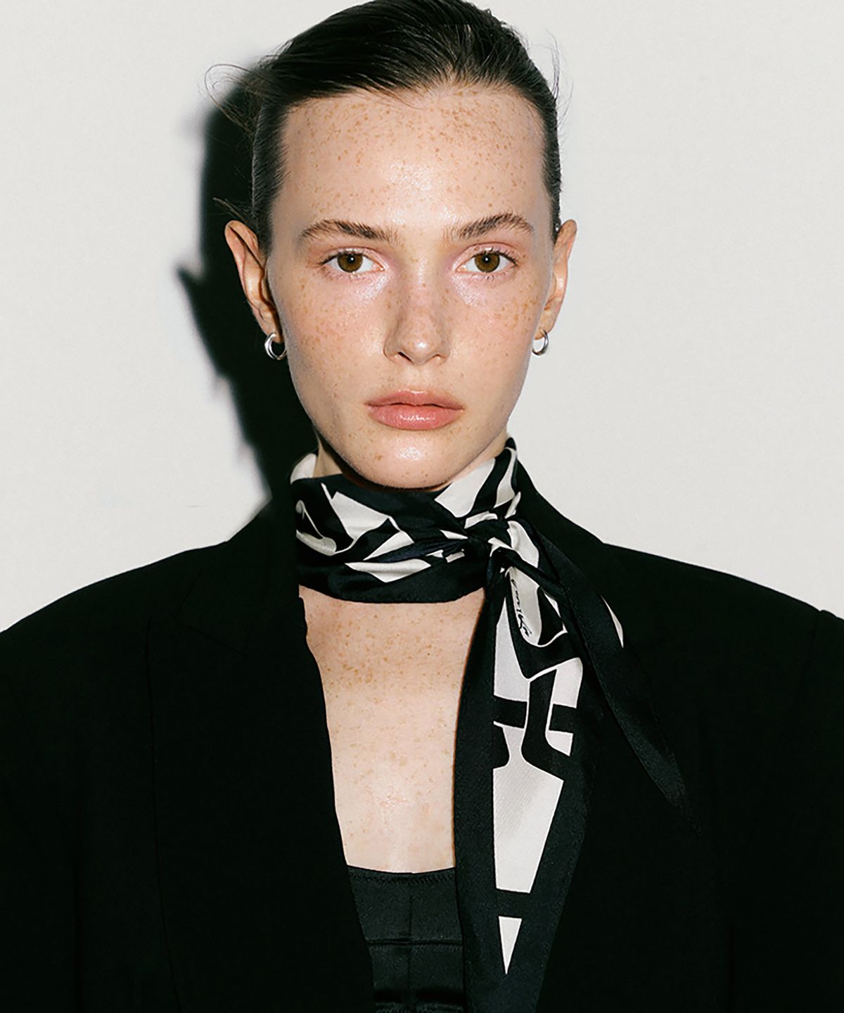 벤앤쿠(VENANDQU) Flow Scarf (2 Color)