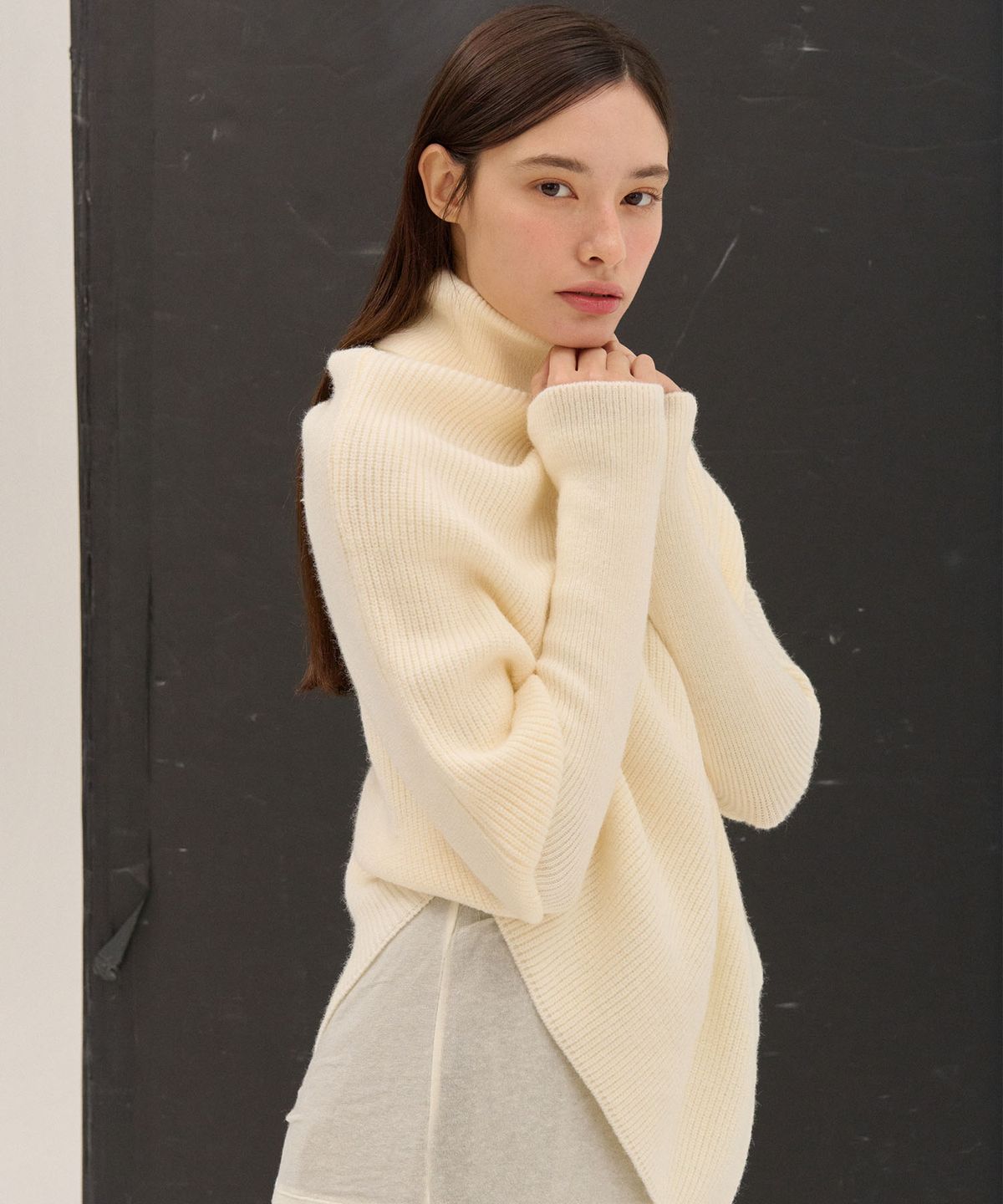 플로브(FLOVE) HIGH NECK KNIT CAPE_IV