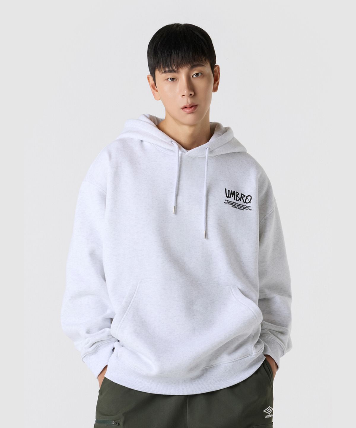 엄브로(UMBRO) 기모 로즈 그래픽 후드 티셔츠 라이트 그레이 UQ421CHDO3