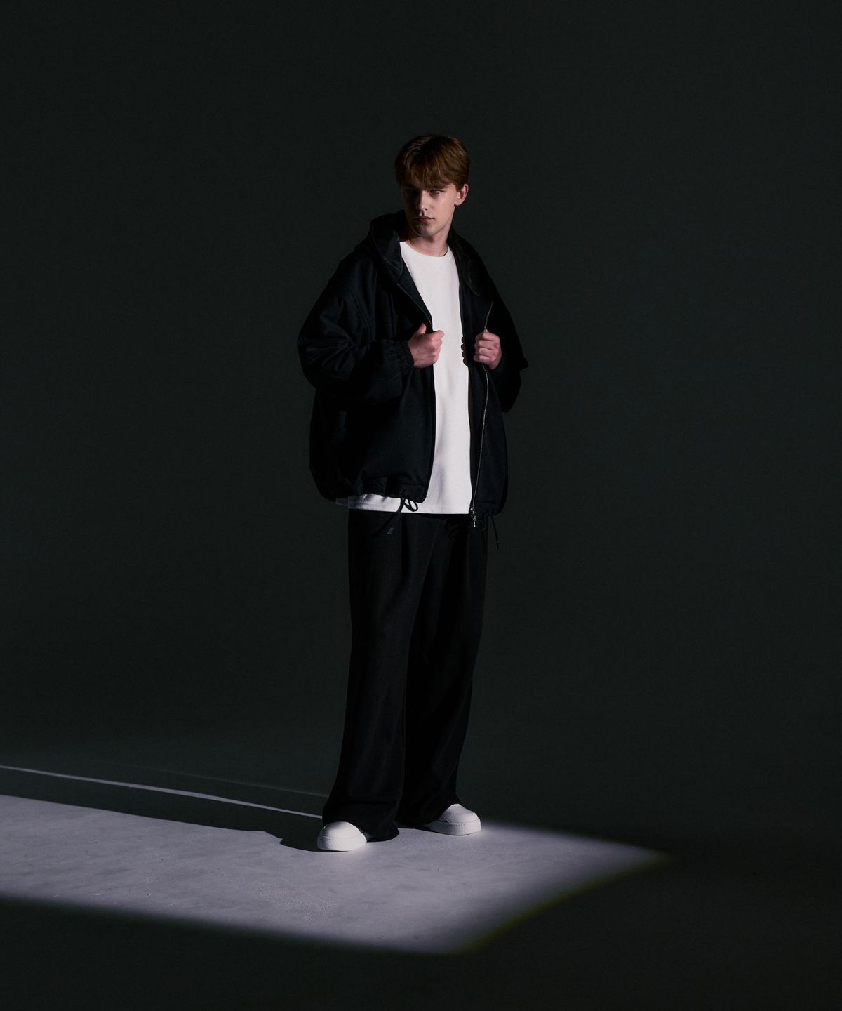 메종 드 누아(MAISON DE NOIR) RAFFINEMENT NOIR HOOD JUMPER