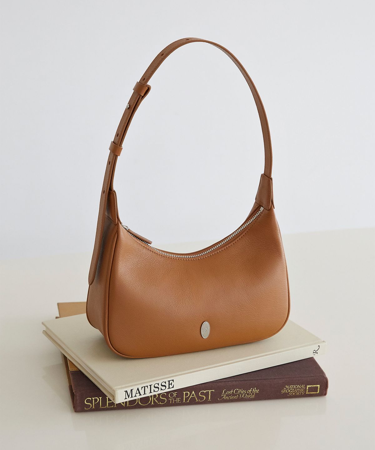 오에르(OER) Livi Hobo Bag - Camel