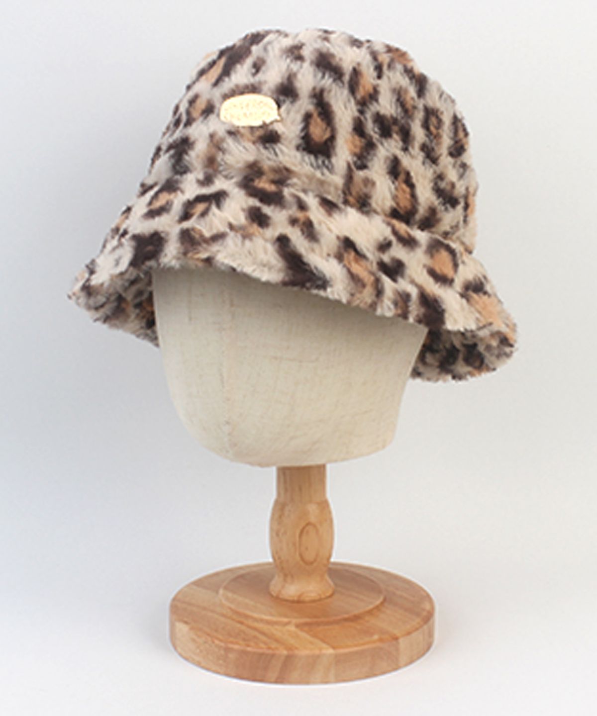 유니버셜 케미스트리(UNIVERSAL CHEMISTRY) Fur Leopard Ivory Bucket Hat 레오파드버킷햇