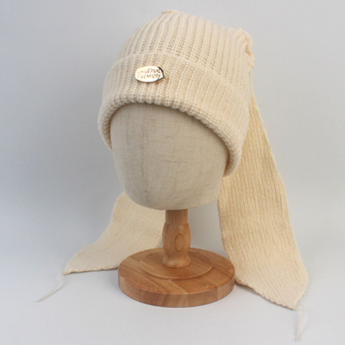 유니버셜 케미스트리(UNIVERSAL CHEMISTRY) Rabbit Long Ear Ivory Beanie 토끼비니
