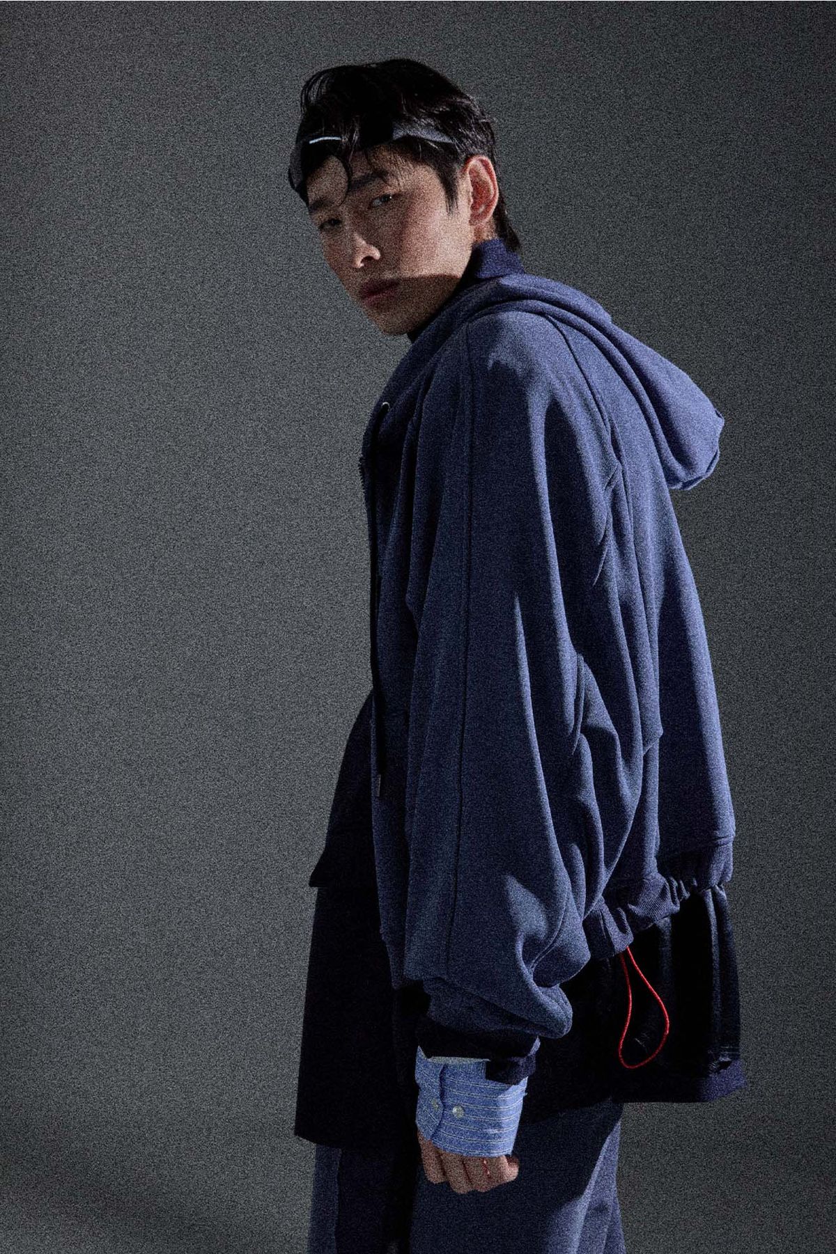 오디너리피플(ORDINARY PEOPLE) Re : Crest Deconstructed Zip Hoodie [NAVY]