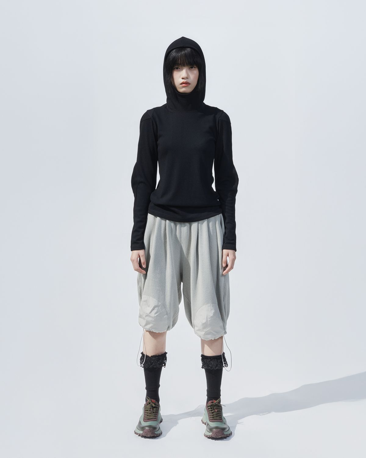 에키에타(EKIETA) Knurl Hoodie in Soot