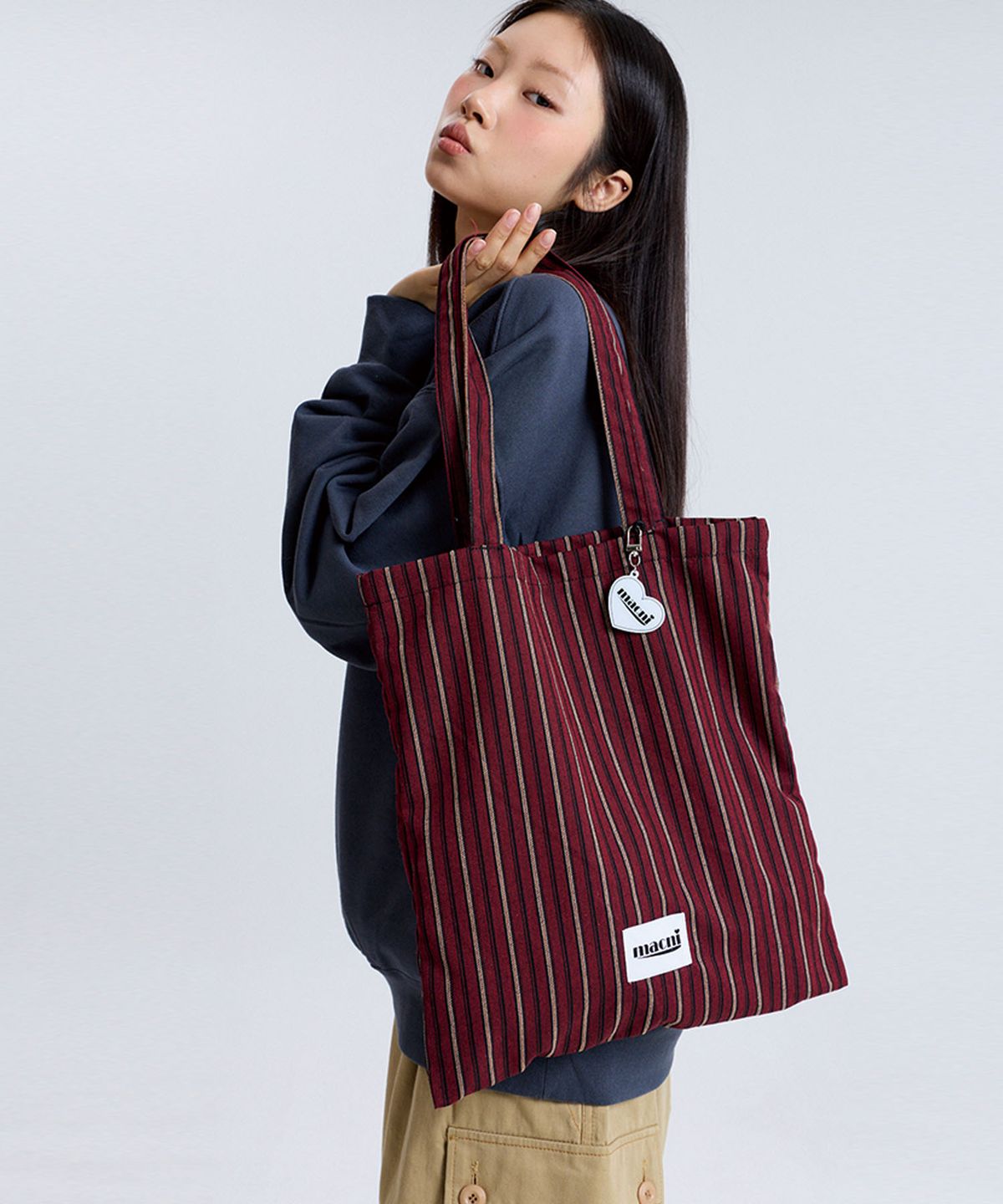 마크니(MACNI) HEART STRIPE ECO BAG RED