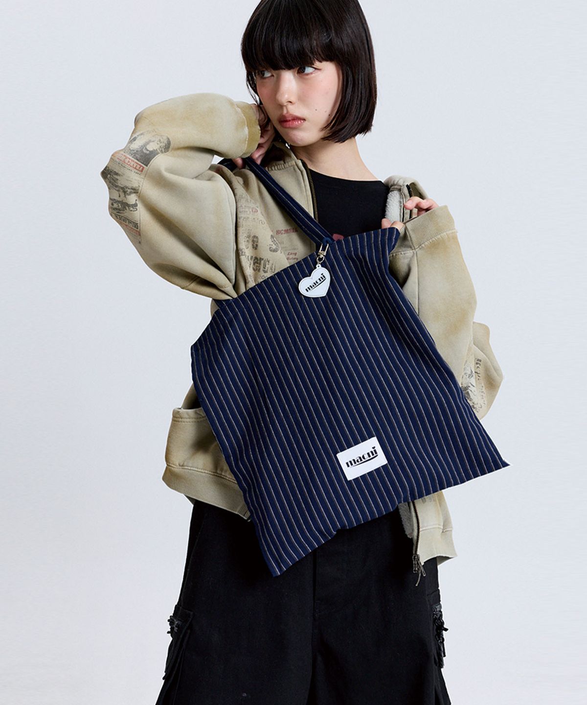 마크니(MACNI) HEART STRIPE ECO BAG NAVY
