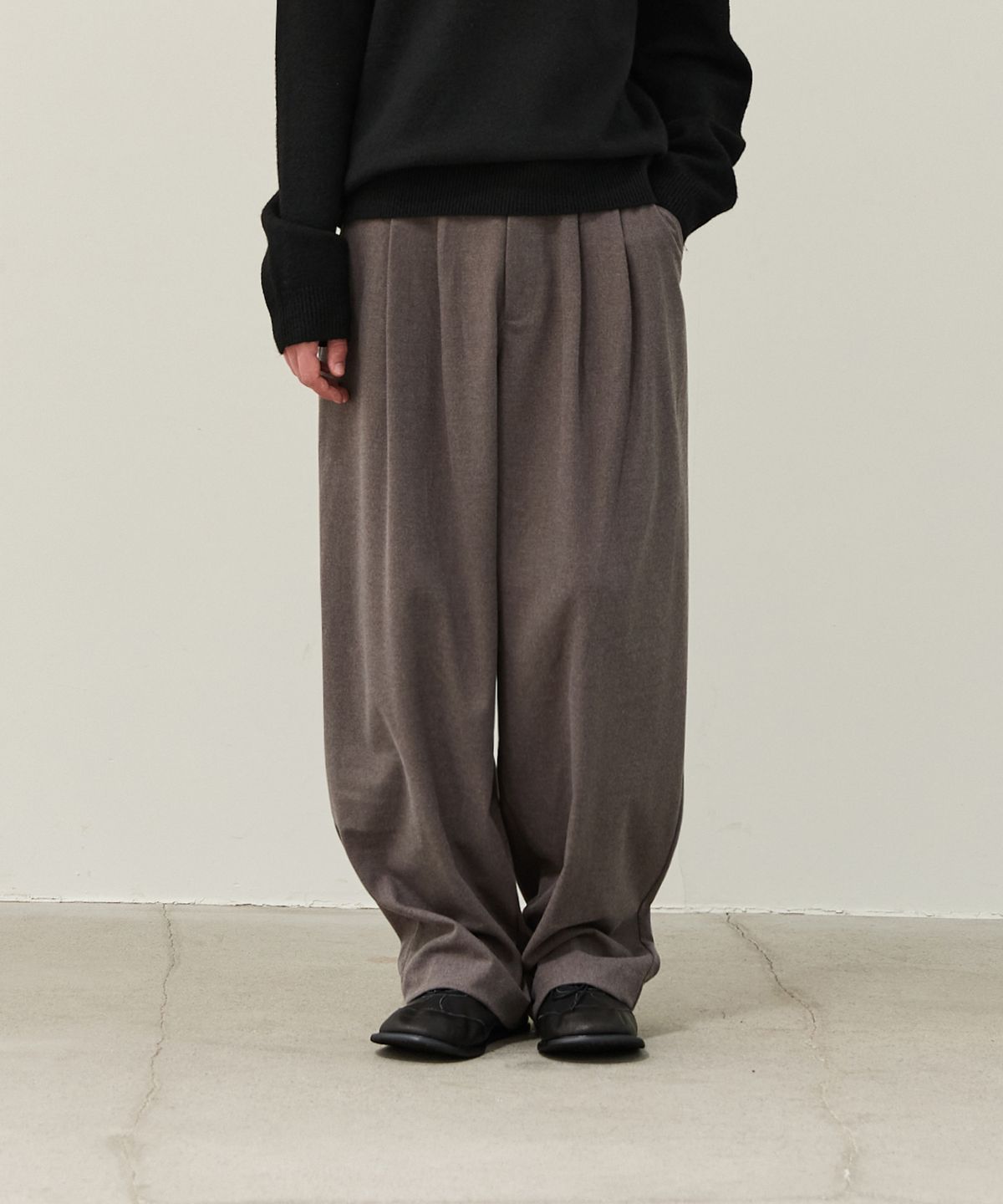 와르(WAAR) M277 비죠 슬랙스(2COLORS)