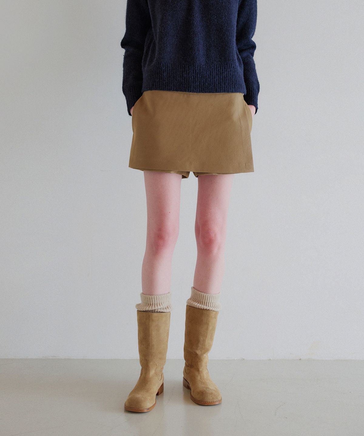 하네(HANE) 클래식 스웨이드 랩 스커트 팬츠_Nubuck Beige