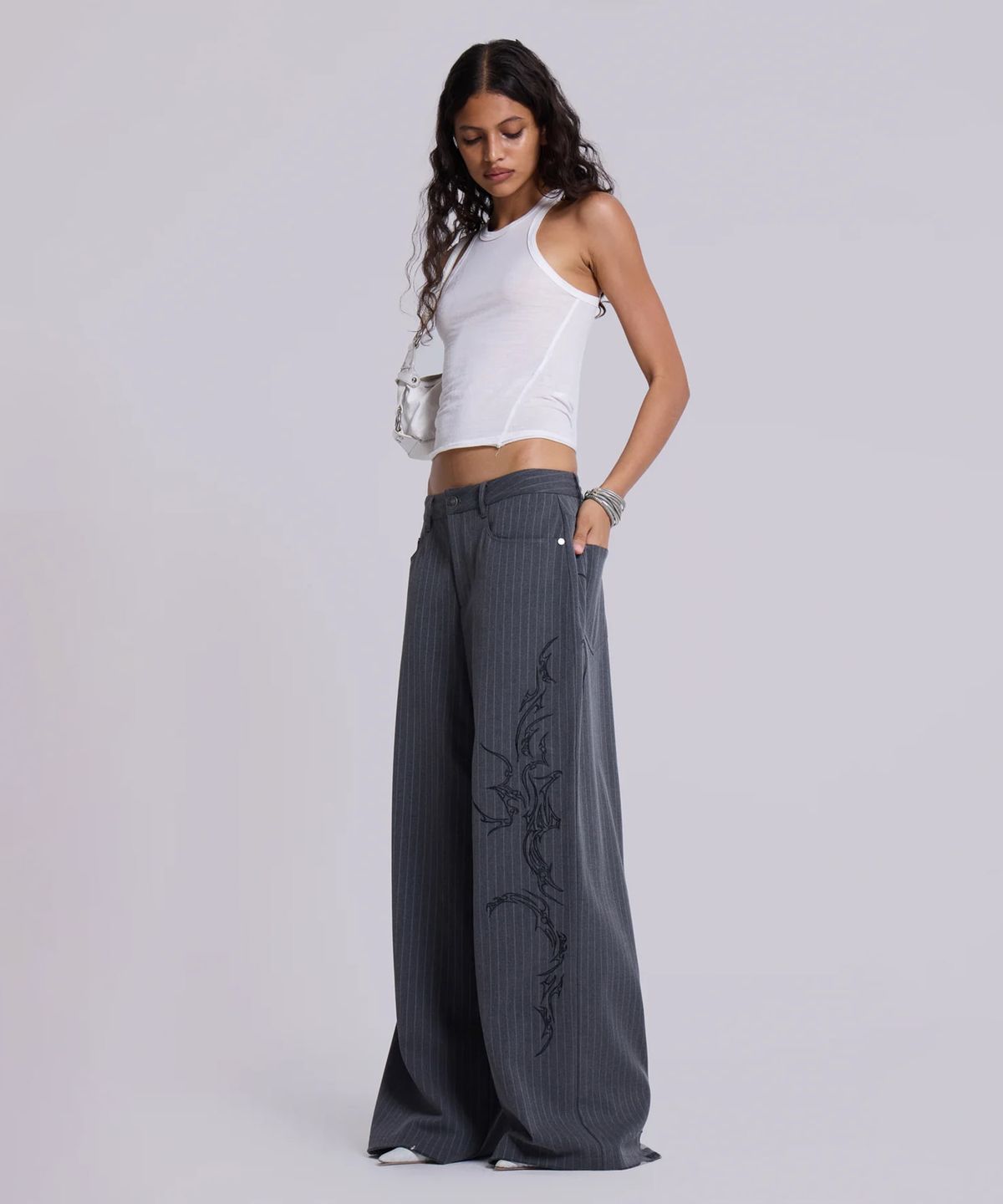제이디드 런던(JADED LONDON) (U) 고딕 핀스트라이프 골리앗 트라우저 그레이 GOTHIC PINSTRIPE GOLIATH TROUSERS GREY