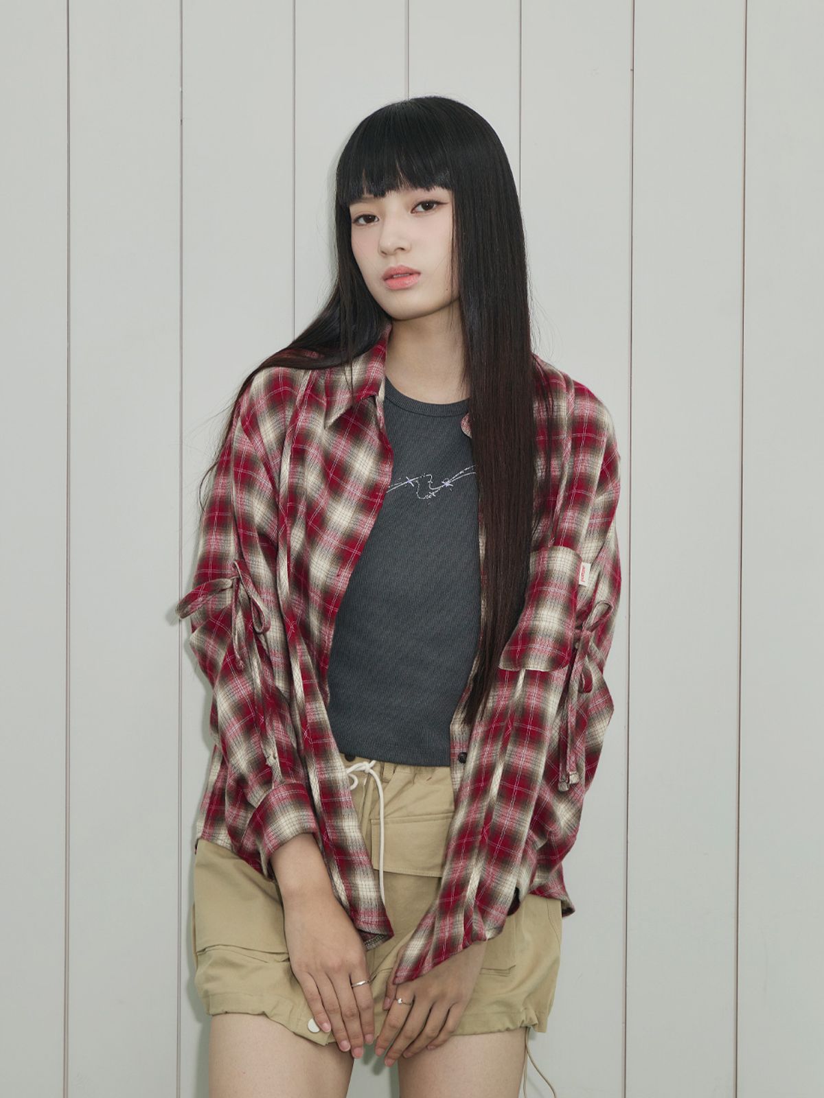 뽐므(POMME) 위스퍼 프린트 슬리브리스(차콜)