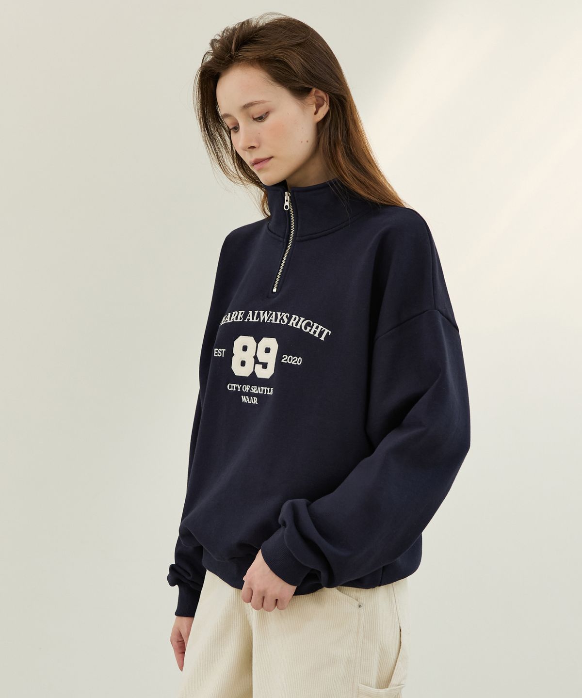 와르 포 우먼(WAARFORWOMAN) WT-39 아플리케 하프 집업(2COLORS)