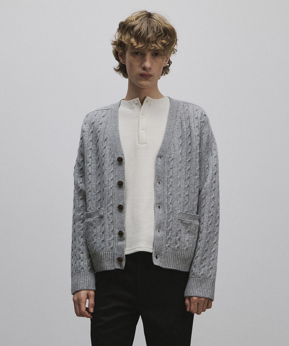 롤링스튜디오(ROLLINGSTUDIOS) MERINO WOOL CABLE KNIT CARDIGAN GREY