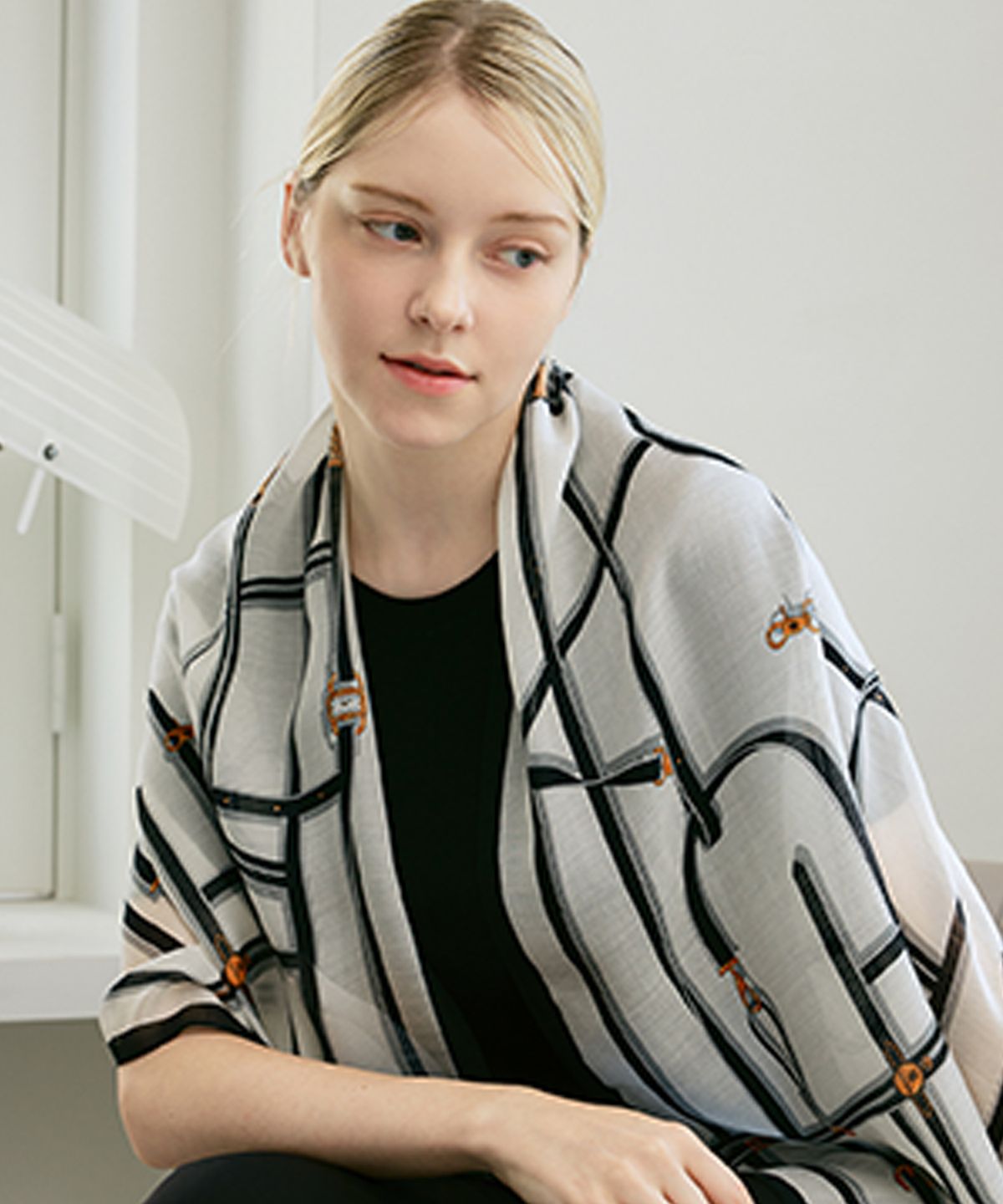 루이까또즈스카프(LOUIS QUATORZE SCARF) 글랜데일 울실크 롱 스카프