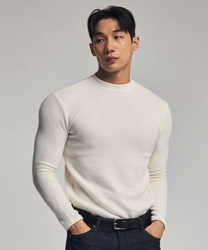 케이블 모크 머슬핏 니트티셔츠 아이보리