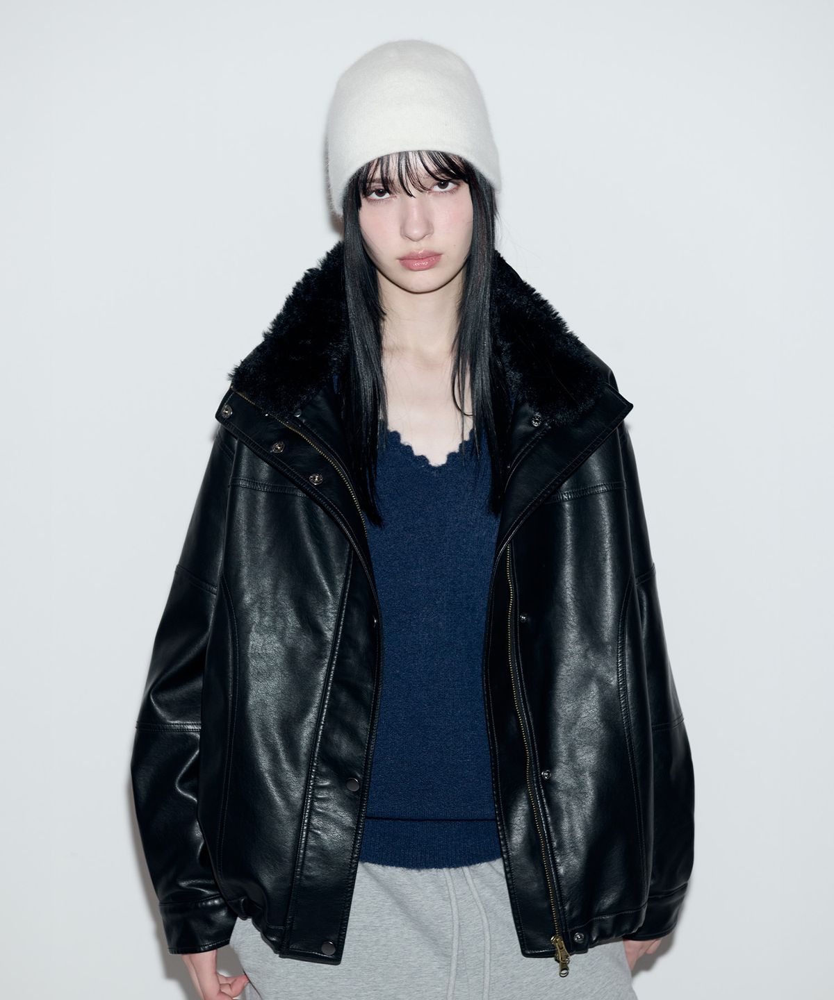 로라로라(ROLAROLA) FUR COLLAR LEATHER JUMPER BLACK