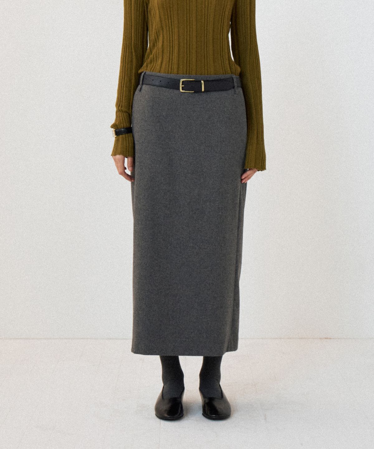 호와스(HOWUS) LINE SLIT SKIRT (CHARCOAL)