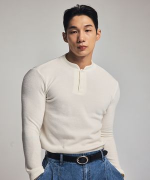 케이블 니트 헨리넥 머슬핏티셔츠 아이보리