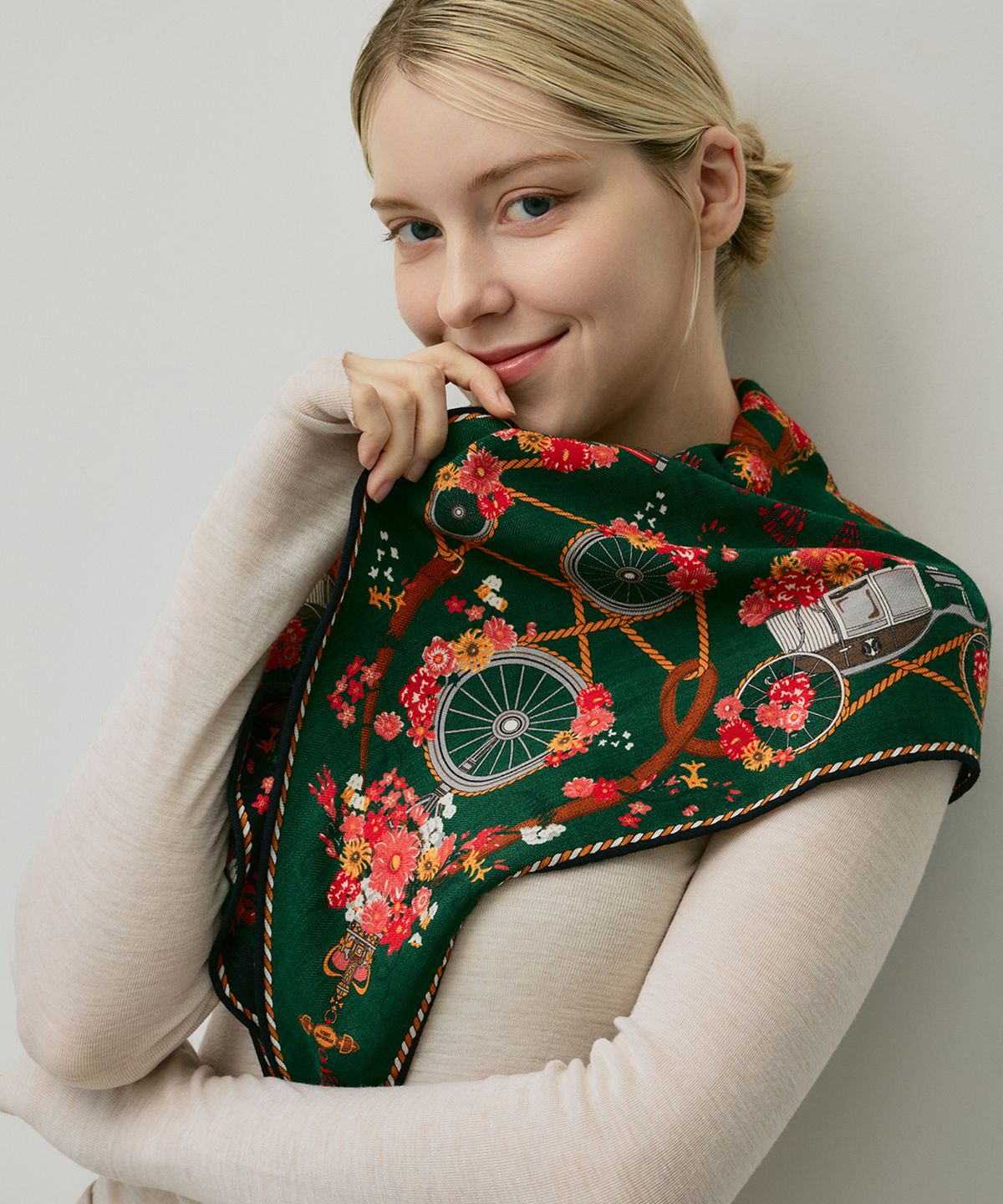 루이까또즈스카프(LOUIS QUATORZE SCARF) 알테아더블 울실크 마름모 스카프