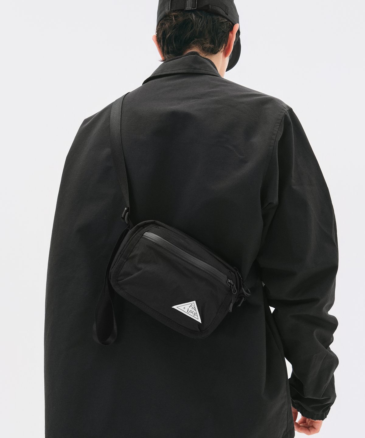 파운드포켓(FOUNDPOCKET) 다이스 크로스 백 그레이