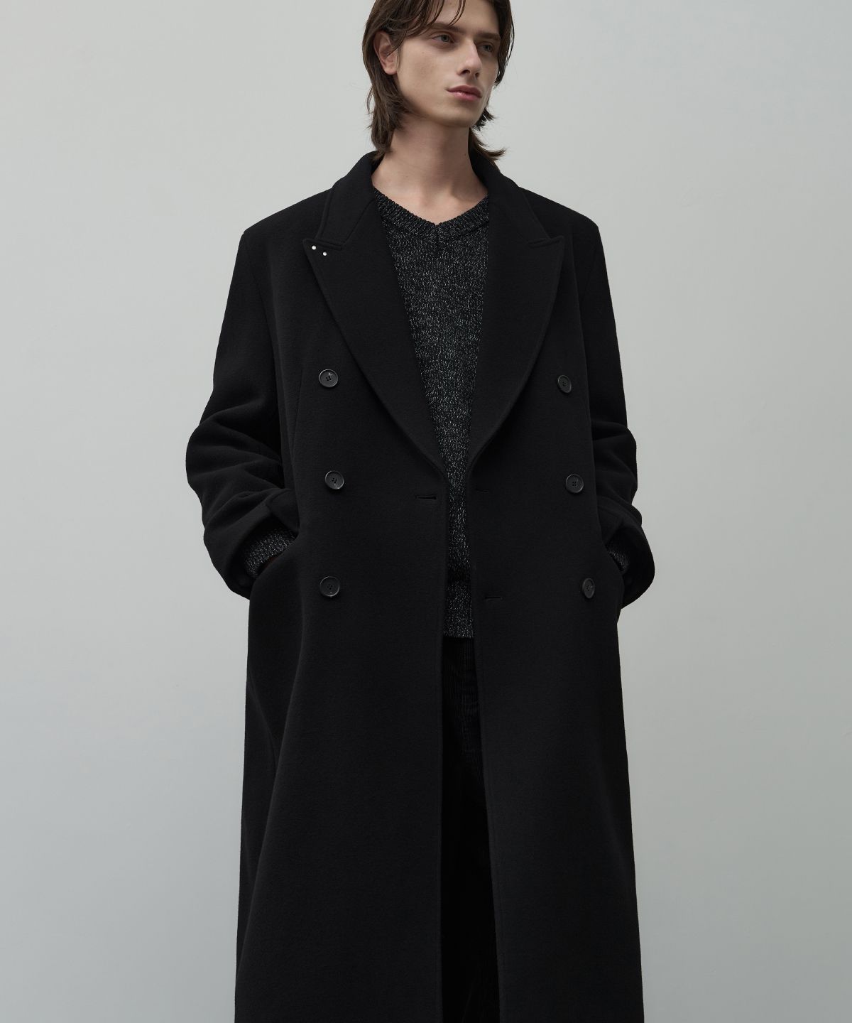 알리스(ALYSS) [WOOL 90] 스터디드 체스터 울 더블 코트 [블랙]