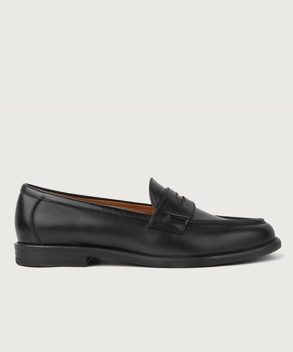 라스트뮤지엄(LASTMUSEUM) Domo Loafers Black, 2025