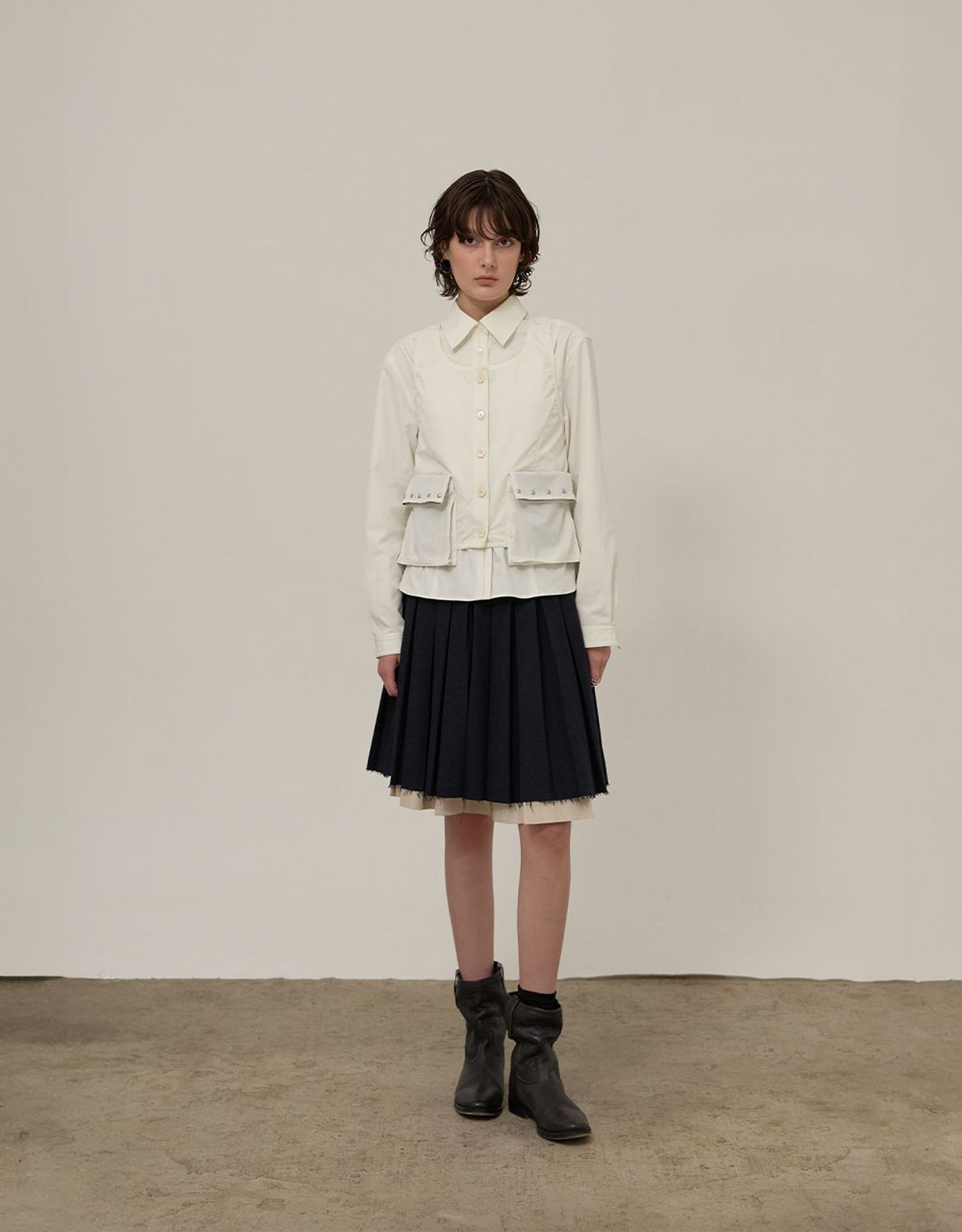 엠엠더블유(MMW) [MMW] MIDI PLEATS SKIRT (NAVY)