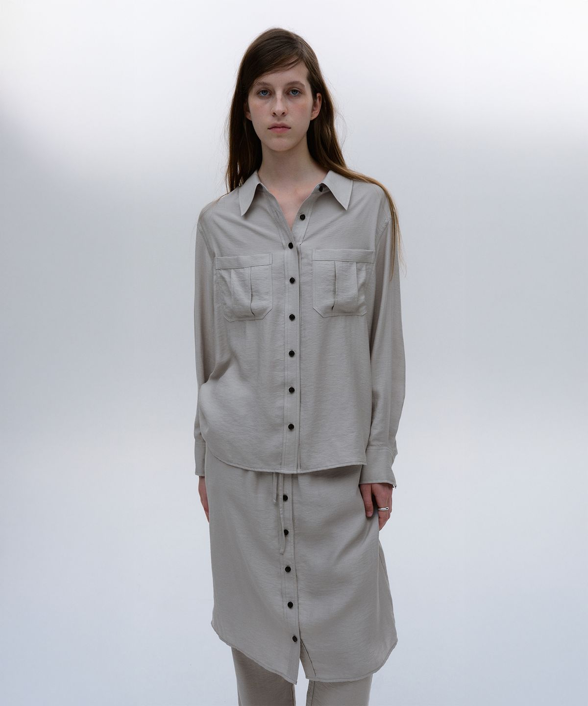 솔티페블(SALTY PEBBLE) SOFT TWILL POCKET SHIRT [MOCHA]