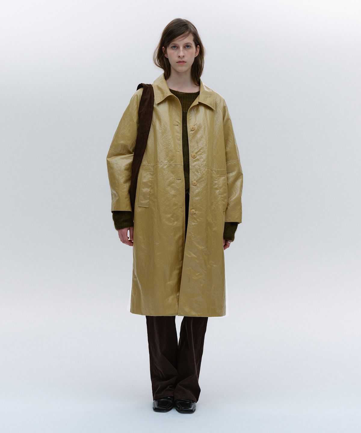 솔티페블(SALTY PEBBLE) GLOSSY TRENCH COAT [BEIGE]