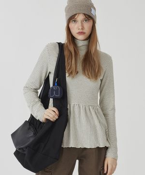 플레어 스트라이프 터틀넥 티셔츠 [오트밀]