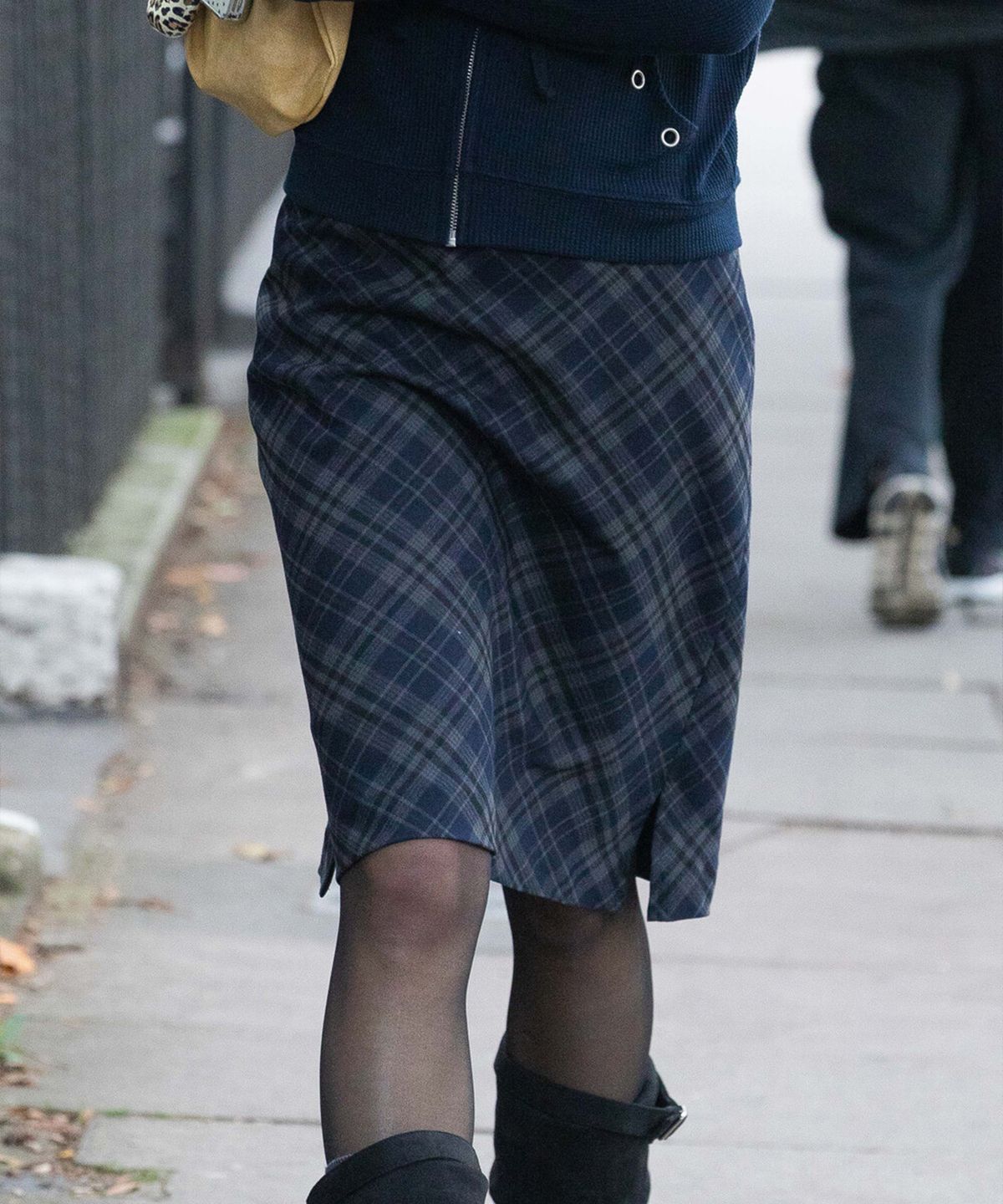 디망쉬(dimanche) Check Midi Skirt (navy)