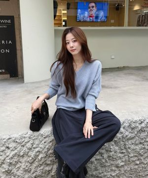 25FW 폭스울 V넥 스웨터