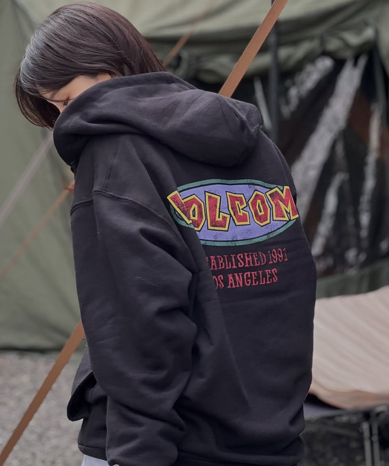 ねむい出品ページ MUSINSA公式 | VOLCOM ストーンエイジ フードジップアップ（ブラック）