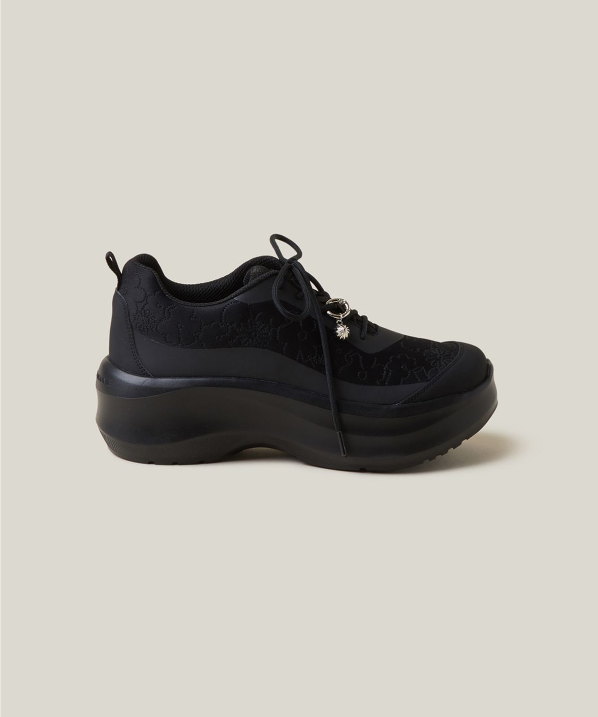 슈콤마보니(SUECOMMA BONNIE) Fev_Foil platform sneakers(black) DD4DS26002BLK