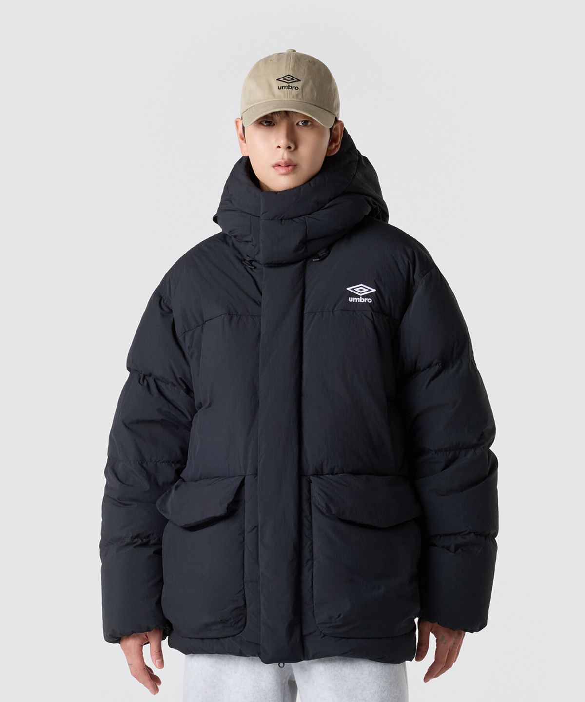 엄브로(UMBRO) 윈터 헤븐 면터치 유틸리티 머스코비 덕 다운 자켓 블랙 UQ421CDJN2