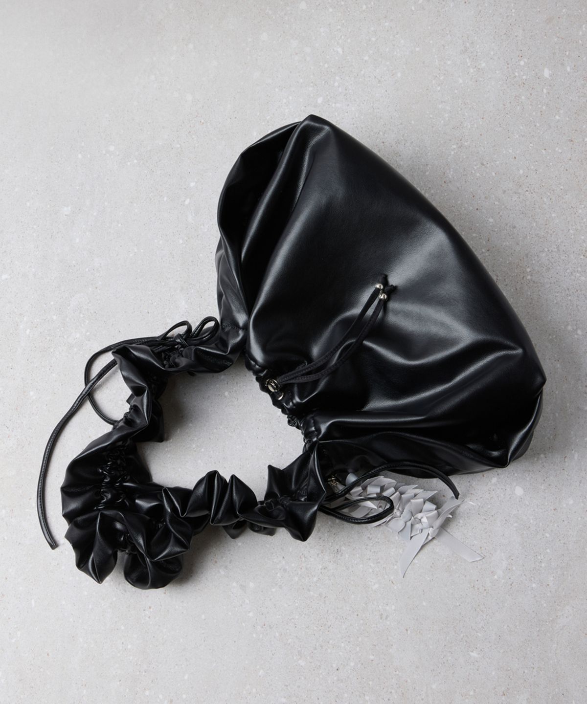 슈콤마보니(SUECOMMA BONNIE) Fev_Ruffle bag_large(black)_DFBAA25501BLK