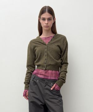 V NECK BUTTON CARDIGAN (khaki)