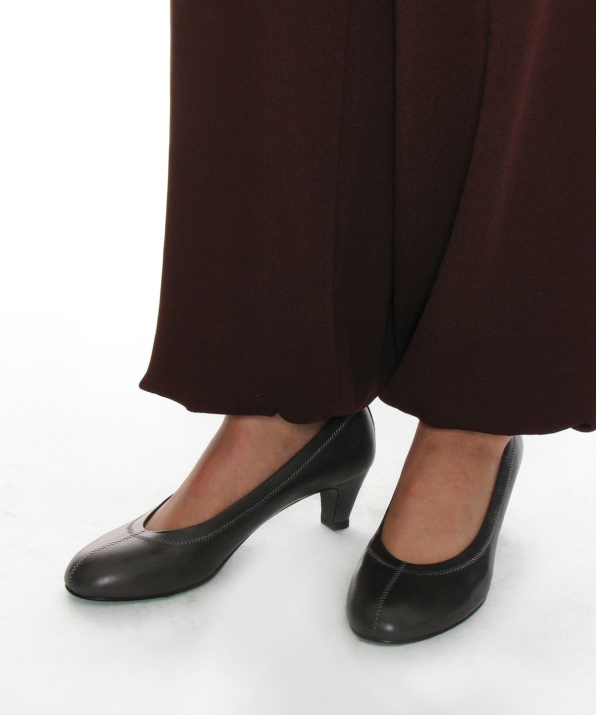 파르티멘토 우먼(PARTIMENTO WOMEN) 빈티지 라운드 토 펌프스_차콜