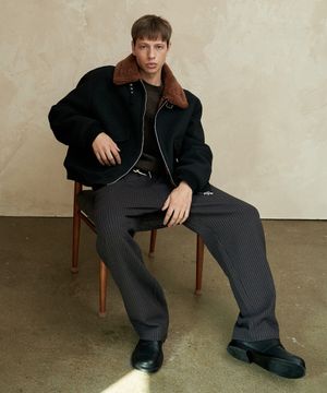 오버핏 미니멀 포켓 집업 무스탕 (블랙)