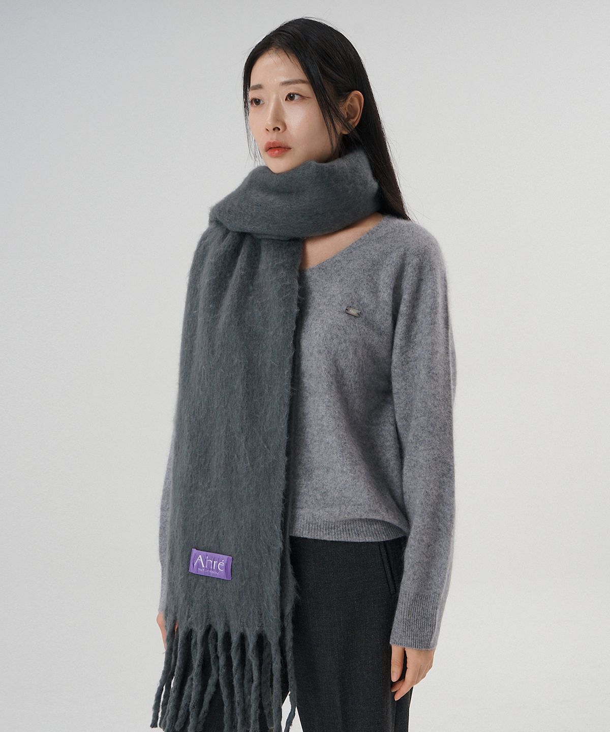 아흐레(AHRE) Boucle Oversize Brush Bold Muffler_CHARCOAL