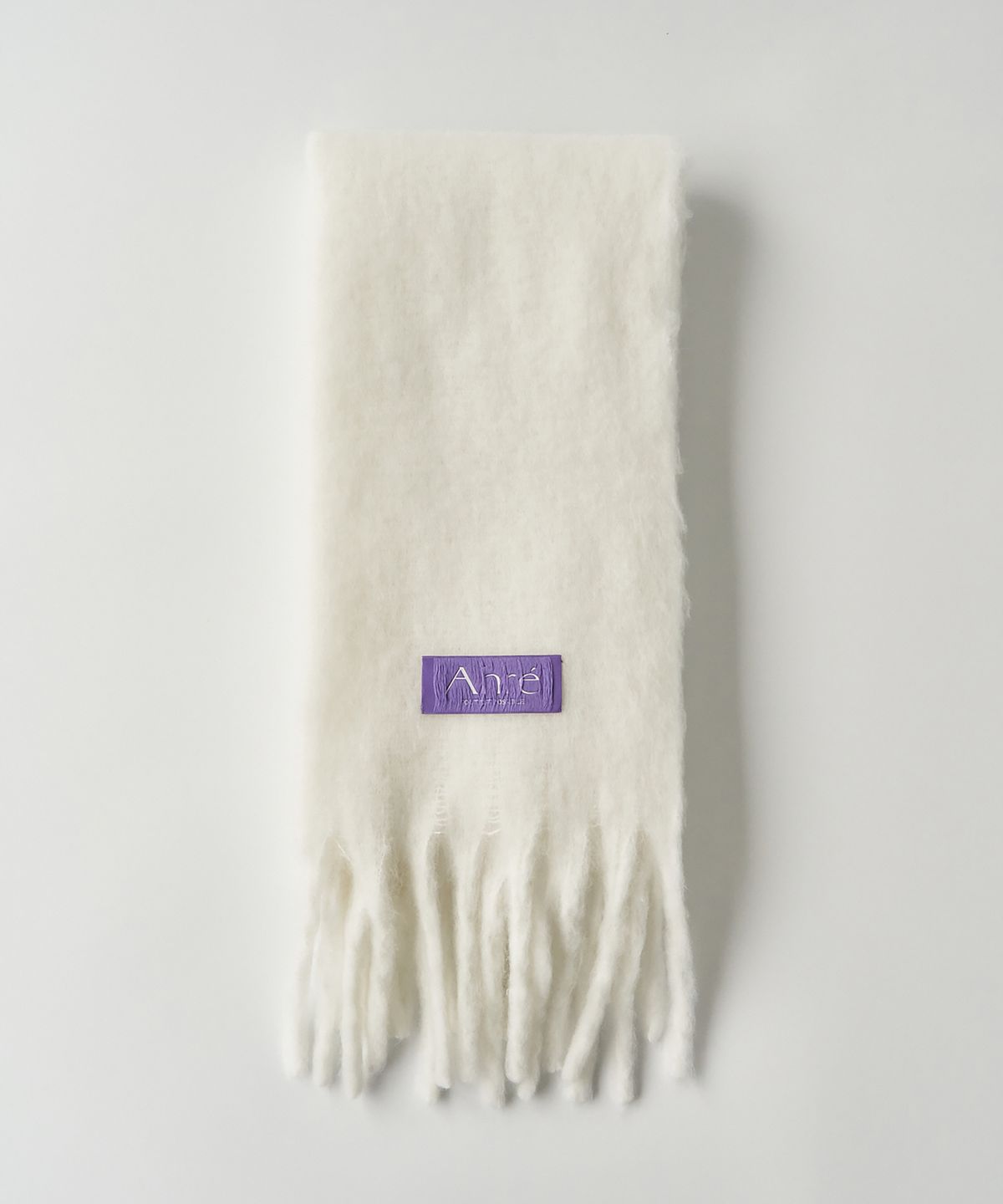 아흐레(AHRE) Boucle Oversize Brush Bold Muffler_WHITE