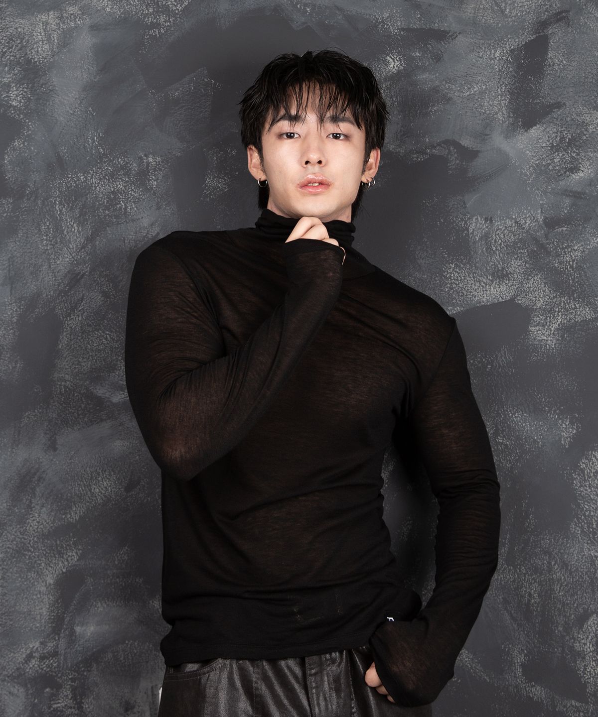 디그노루시르(DIGNOLUCIR) 시스루 울 터틀넥(Black)