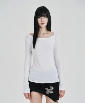 White My one scoop neck longsleeve