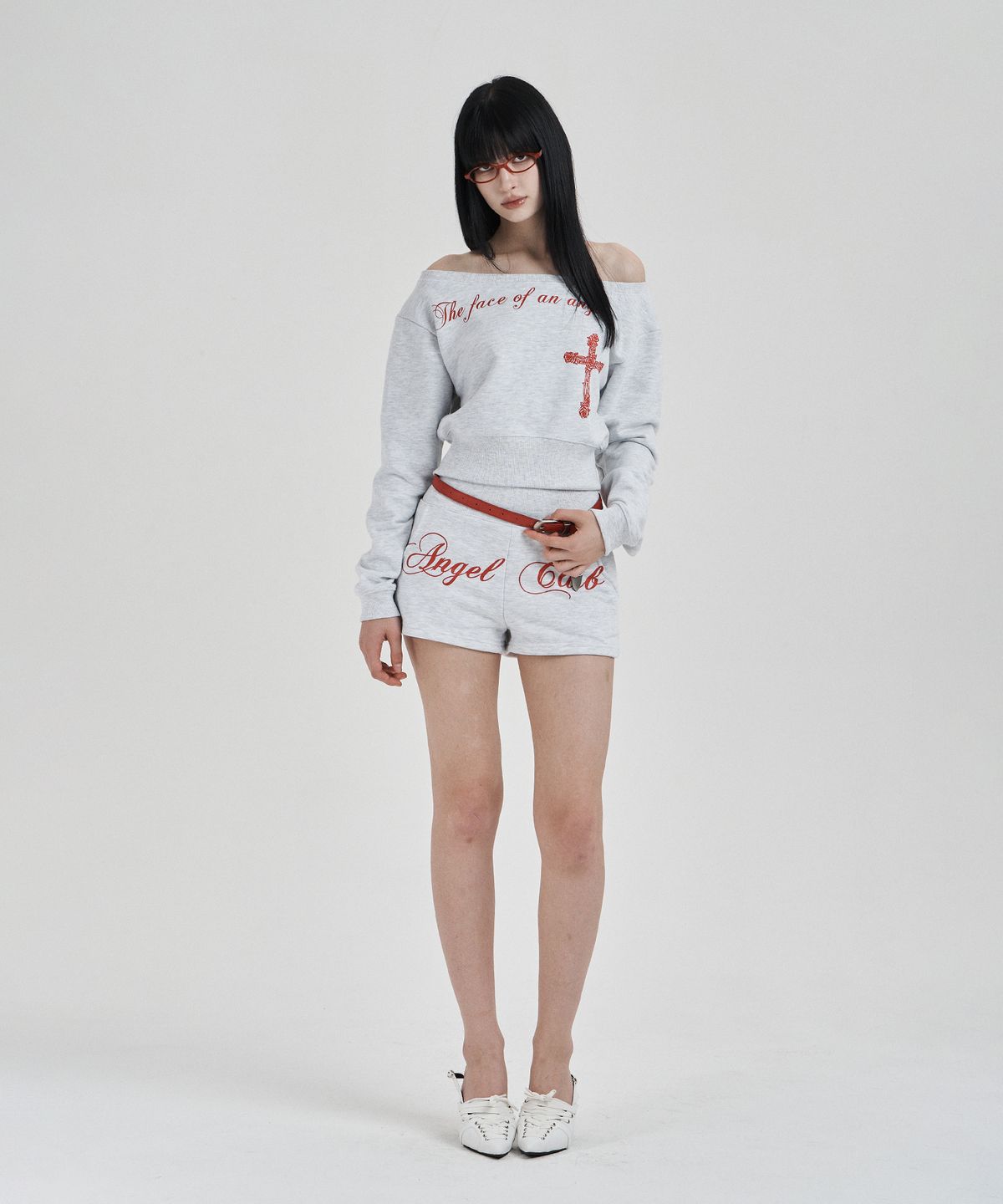 일리오(ILLIO) Melange Angel sweat shorts