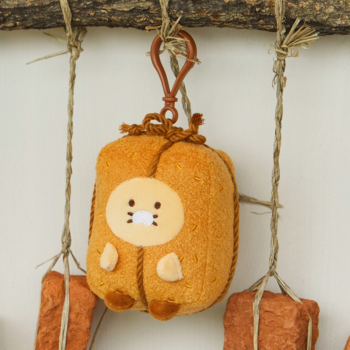 카카오프렌즈(KAKAO FRIENDS) 시골집 메주 키링인형_춘식이